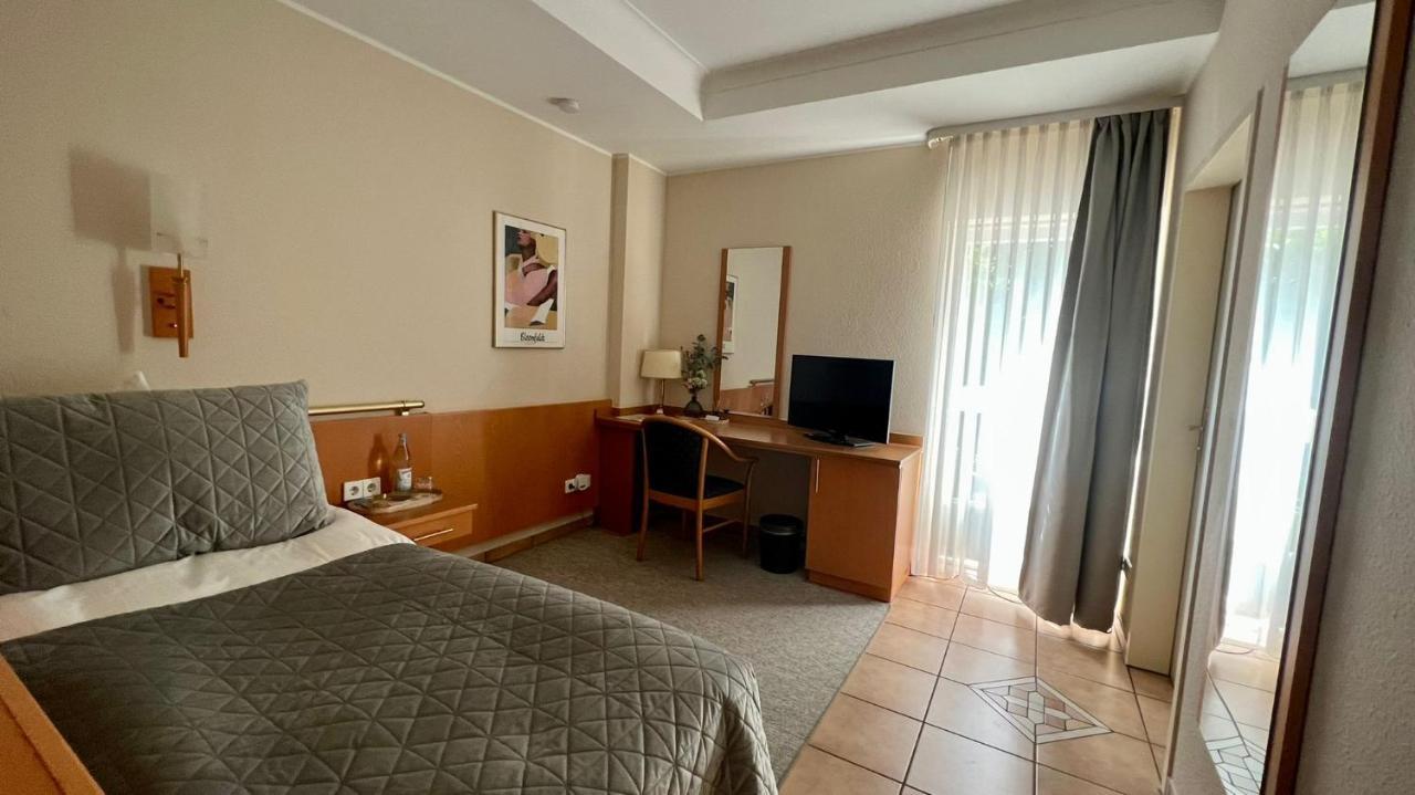 Hotel Victoria Dinslaken Esterno foto